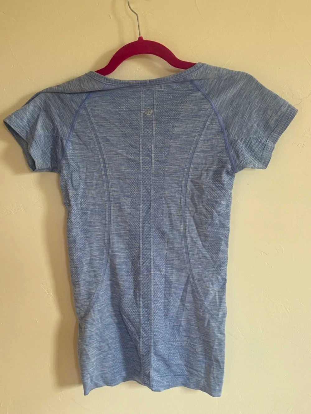 Swiftly Tech Short-Sleeve Shirt Women’s Heather Blue V-Neck Size 4 - Picture 2 of 4